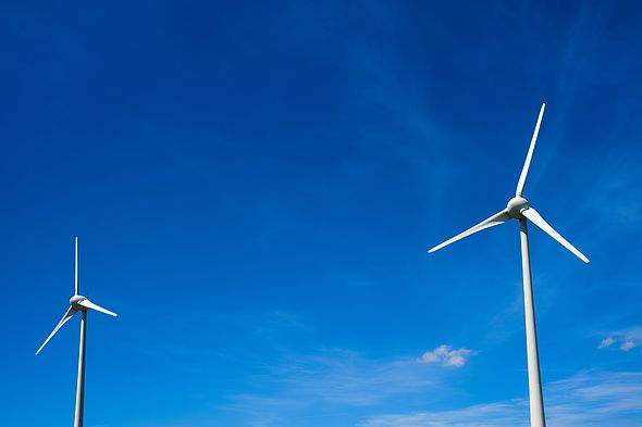 Nyt milliontilskud til kommuner med vindmøller og solceller